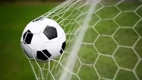 国足人员告急，伊万谋阵容革新，韦世豪有望领衔锋线